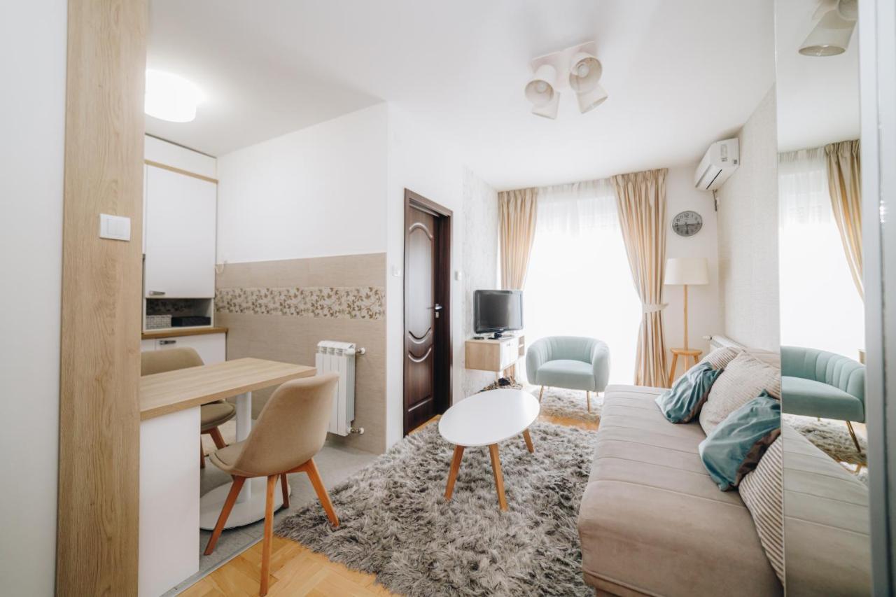 Urban Lux Apartmani Kragujevac Exterior foto