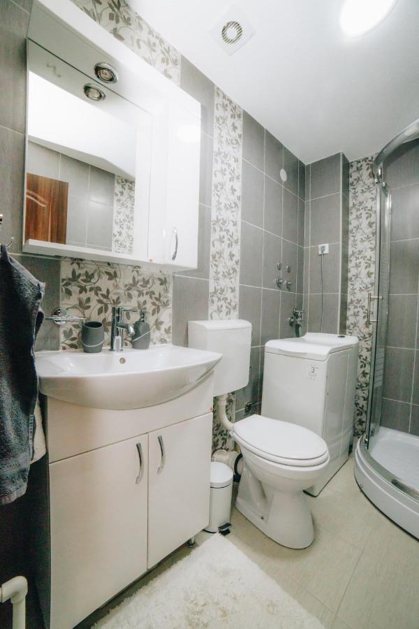 Urban Lux Apartmani Kragujevac Exterior foto